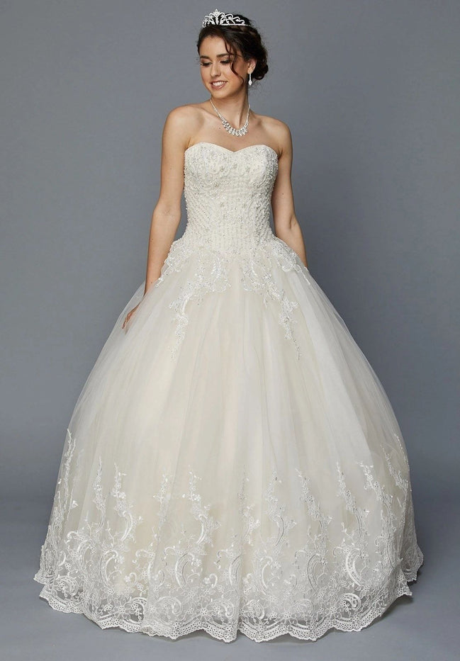White Sweetheart Neckline Strapless Wedding Gown