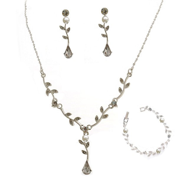 Pearl and Rhinestone necklace set