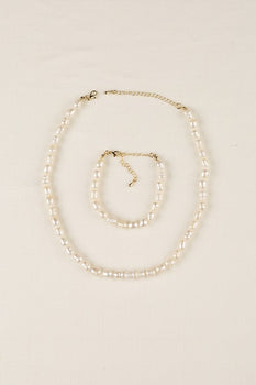 Mid sized natural pearl bracelet, necklace set
