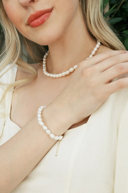 Mid sized natural pearl bracelet, necklace set